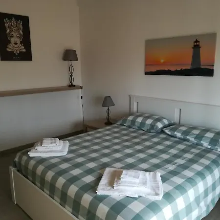 La Casa Di Andly Feriehus *